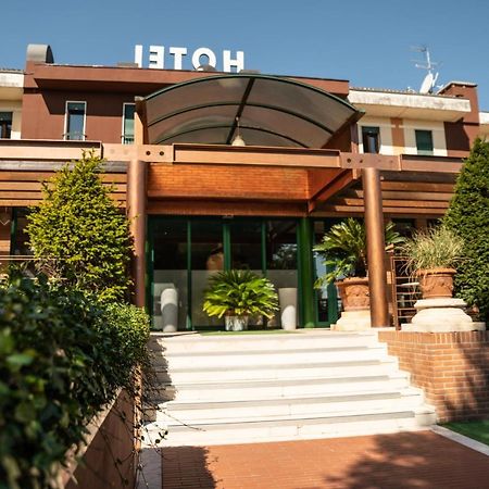 Hotel Querini Budget & Business Hotel Sandrigo ภายนอก รูปภาพ